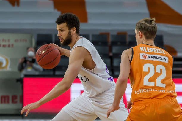 年轻天才的 年轻天才的