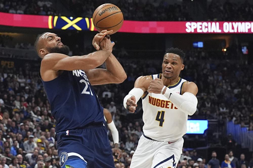 球迷自发聚 球迷自发聚